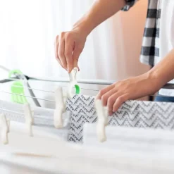 Hot 12 st Kraftiga Tvättklämmor Klädnypor Stolklämmor Handdukshållare Vindtäta Klädnypor för Solstol 3 Färger