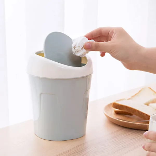 Hot 2 st Mini soptunna i plast, liten skrivbordspapperskorg med svänglock för hem, kontor, kök, sovrum, badrum (blå + grön)