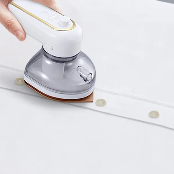 Outlet 1 x mini vit sladdlös resejärn, 360 graders järn, USB