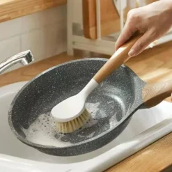 Best Den stora integrerade diskborsten med bambuhandtag, skrubbborste för rengöring av diskar, grytor, diskhoar