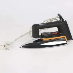 Hot Gammal stil elektrisk strykjärn av typen strykjärn utan ånga, varm alun