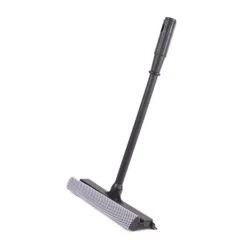 Discount Gummiskrapa 20 cm med handtag svart