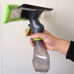 Hot 3-i-1 Spray-Skrapa Borste Vattenspray Fönsterrengörare Glasskrapa Torkare Mikrofiberdukset Grön