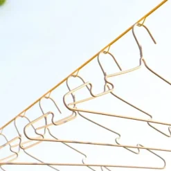 Discount Infällbar tvättlina, 8 m, 185 g, vindtät, inga klädnypor behövs för att fästa, tvättlina, bärbart hängande klädställ för resor (gul)