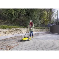 KARCHER S 4 mekanisk sopmaskin - 20L tank - 1 sidoborst - 1800 m²/h Gul svart