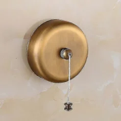 Online Kraftig infällbar torkvinda i rostfritt stål 2,7 meter (max) för torkning i badrumstvätt, kromfinish, rund (borstad antik mässing)