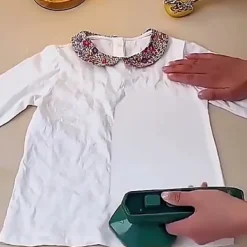 Best GIFT OF G Mini Hopfällbar Hängande Strykjärn Våt och Torr Elektrisk Ångstrykjärn Handhållen Klädstrykningsmaskin 50ML 33W För Hemresor green