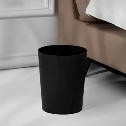 Outlet Plast liten papperskorg, sopkorg för badrum, tvättstuga, kök, kontor, barnrum, sovsalar, (svart, 1,8 gallon)