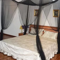 Clearance Stort fyrkantigt myggnät med fyra öppningar, snabb och enkel installation, för enkel- och dubbelsängar – svart