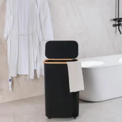 Outlet Archipelago Tvättkorg med hjul, smal tvättkorg med lock, svart